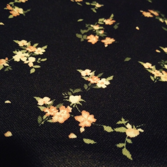 H&M Long-Sleeve Floral Dress - Picture 3 of 4